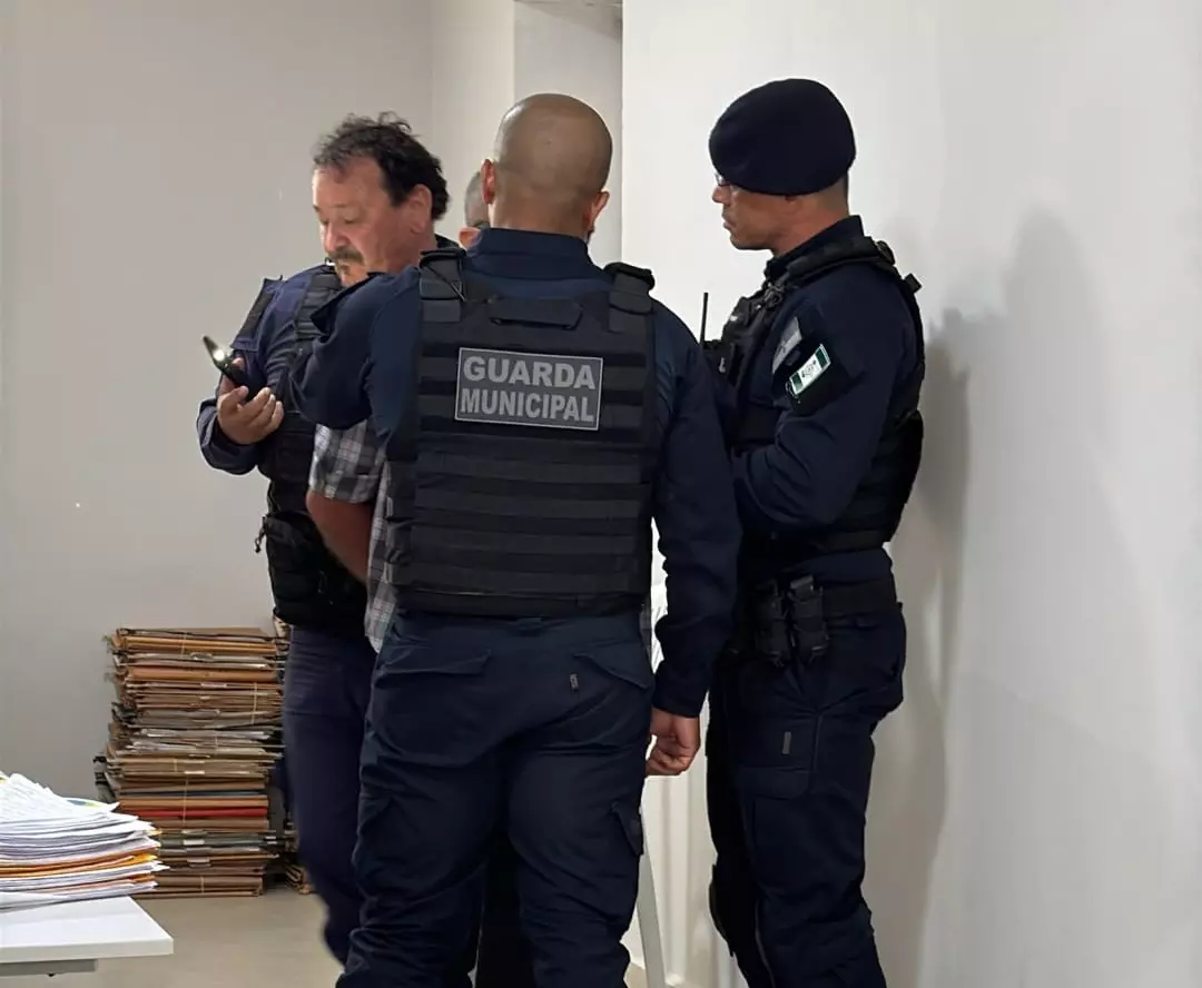 Candidato do concurso público de Ouricuri é detido por uso de ponto eletrônico no momento em que tomava posse